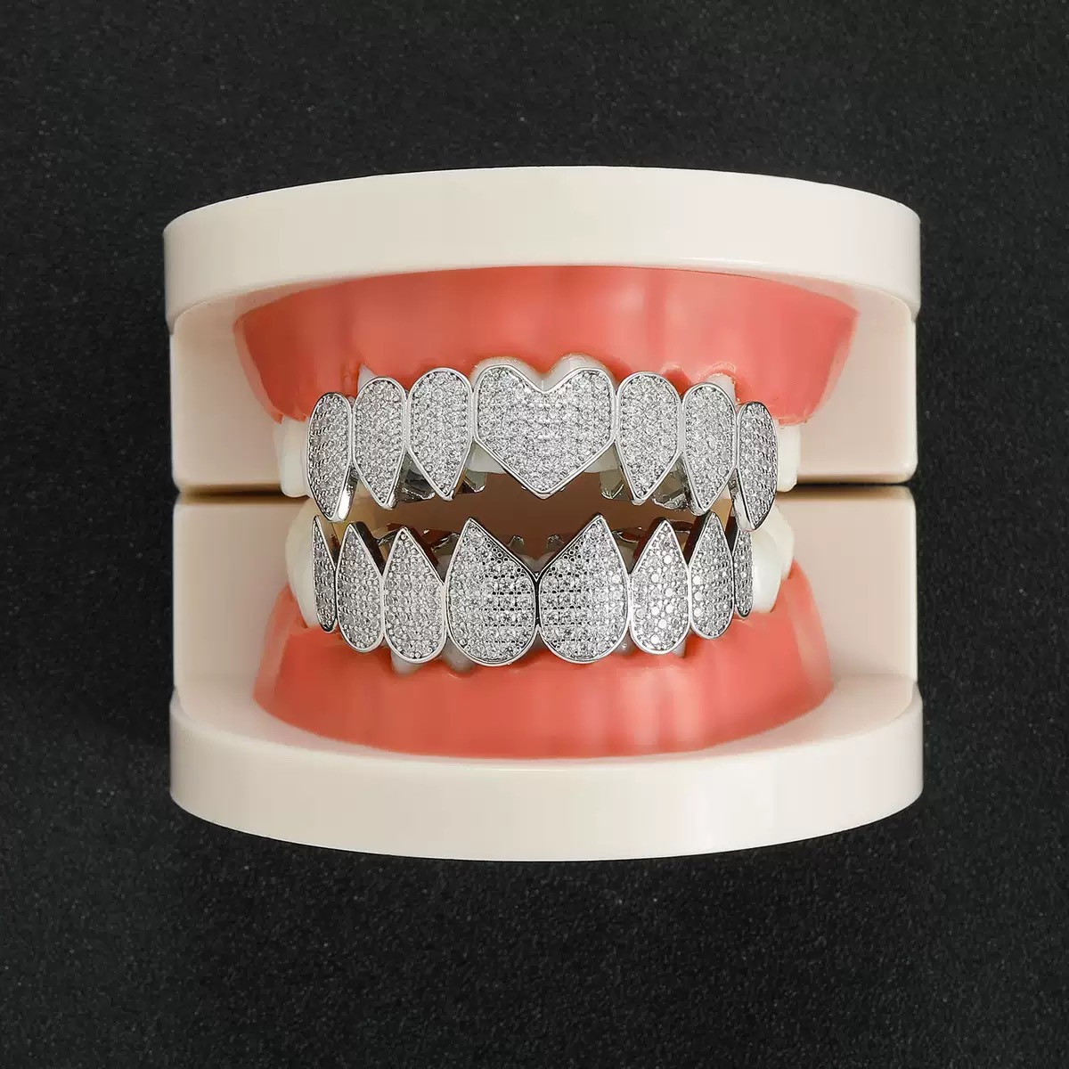 Hiphop Rock Iced Out 5A Zircon - Body Jewelry Materials recensione e prezzo
